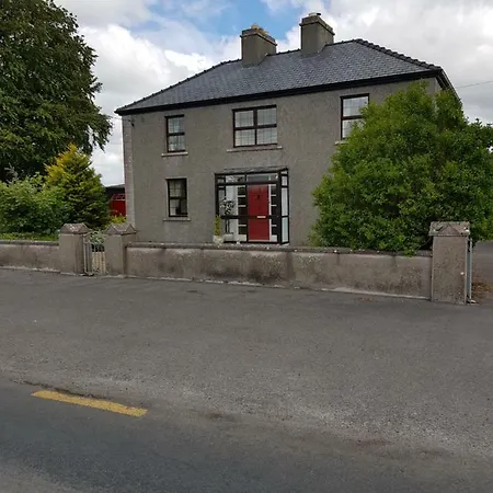 Holiday home Robeen House